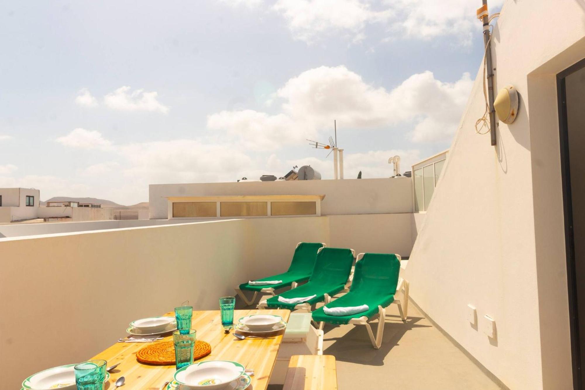 Hotel Casa Bianca Caleta De Famara Esterno foto
